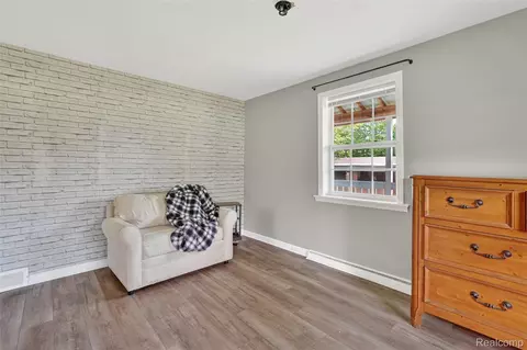 Bedroom - 6235 Flushing Rd, Mount Morris, MI 48433 photo 1 of 11