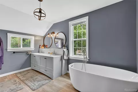 Bath - 6235 Flushing Rd, Mount Morris, MI 48433 photo 1 of 7