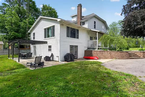 Exterior - 6235 Flushing Rd, Mount Morris, MI 48433 photo 10 of 11