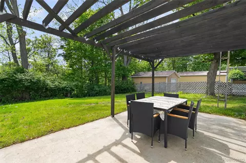 Exterior - 6235 Flushing Rd, Mount Morris, MI 48433 photo 6 of 11