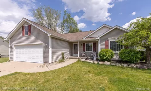 4289 Covey Ln, Grand Blanc, MI 48439