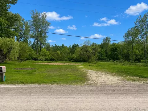 8085 W Newburg Rd, Exeter, MI 48117