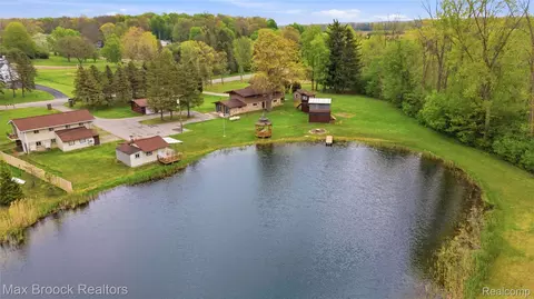 1392 Maple Grove Rd, Lapeer, MI 48446