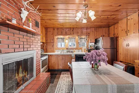 Kitchen - 3105 E Dodge Rd, Thetford, MI 48420 photo 1 of 4