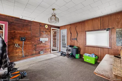 Entry Way - 3105 E Dodge Rd, Thetford, MI 48420 photo 3 of 5