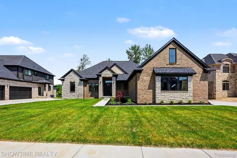 11695 Encore Dr, Shelby Township, MI 48315