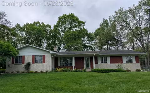 8887 Clark Rd, Springfield, MI 48346