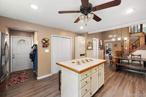 Entry Way - 3915 Fruit St, Clay, MI 48001 photo 5 of 5