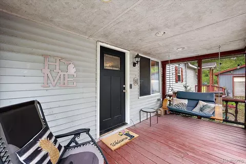 Exterior - 3915 Fruit St, Clay, MI 48001 photo 4 of 11