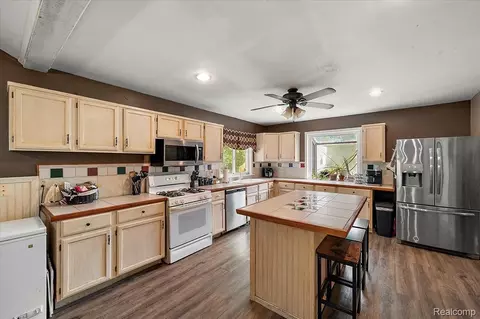 Kitchen - 3915 Fruit St, Clay, MI 48001 photo 1 of 3