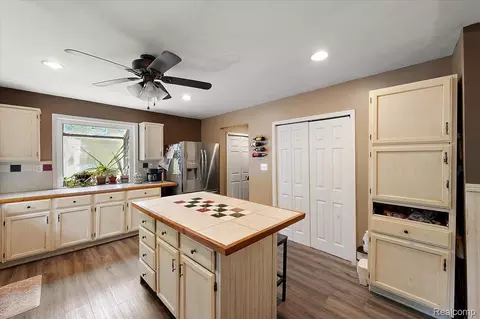 Kitchen - 3915 Fruit St, Clay, MI 48001 photo 3 of 3