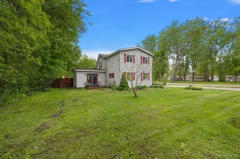 Exterior - 3915 Fruit St, Clay, MI 48001 photo 2 of 11
