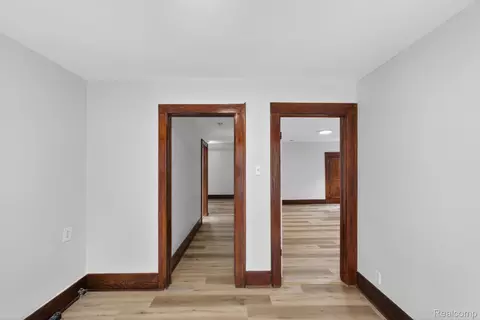 Entry Way - 810 E 8th St, Flint, MI 48503 photo 5 of 5