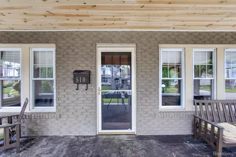 Exterior - 810 E 8th St, Flint, MI 48503 photo 2 of 5