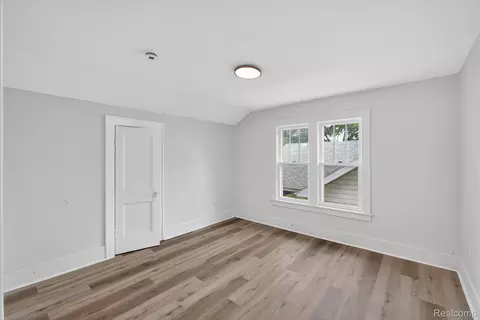 Bedroom - 810 E 8th St, Flint, MI 48503 photo 5 of 6