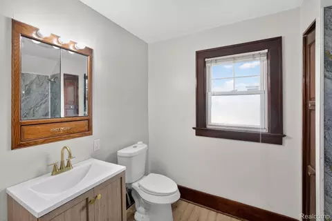 Bath - 810 E 8th St, Flint, MI 48503 photo 2 of 2