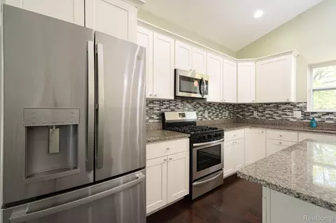 Kitchen - 4610 Clyde Rd, Oceola, MI 48855 photo 3 of 6