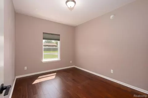 Bedroom - 4610 Clyde Rd, Oceola, MI 48855 photo 3 of 5