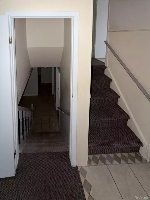 28472 Greenview St, Romulus, MI 48174 photo 6