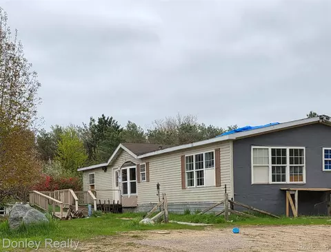 7751 Vincent Rd, Worth, MI 48422