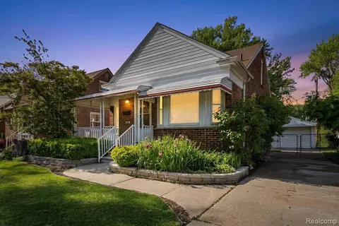 27548 W Chicago St, Livonia, MI 48150