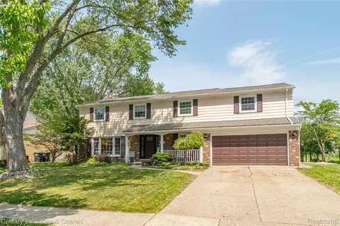 35484 Bennett St, Livonia, MI 48152