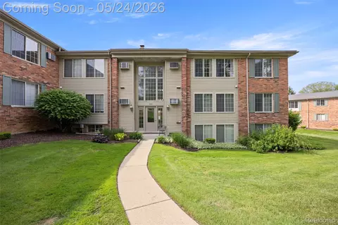 500 Romeo #125, Rochester, MI 48307