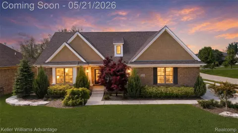 37125 White Tail Ct, Farmington Hills, MI 48335