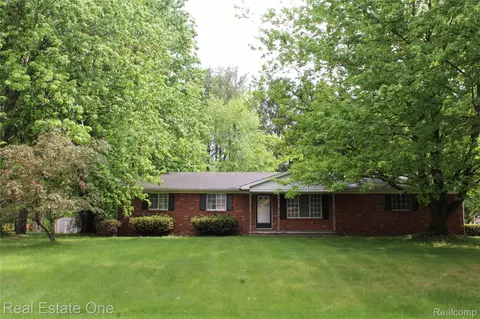 1425 N Alstott Dr, Marion, MI 48843