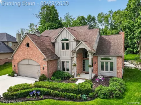 16397 Sherwood Ln, Northville, MI 48168