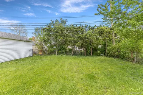 Exterior - 21311 Outer Dr, Dearborn, MI 48124 photo 14 of 14