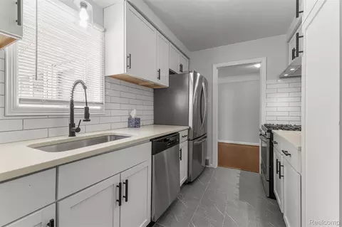 Kitchen - 21311 Outer Dr, Dearborn, MI 48124 photo 2 of 4