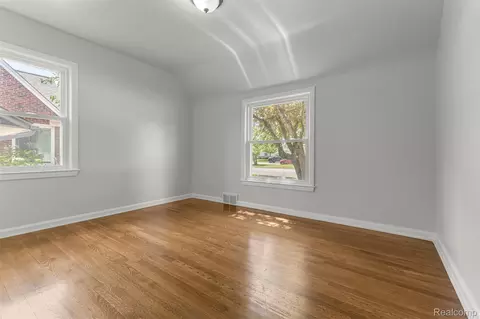 Bedroom - 21311 Outer Dr, Dearborn, MI 48124 photo 1 of 5