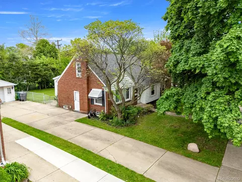 View/Area - 21311 Outer Dr, Dearborn, MI 48124 photo 2 of 12