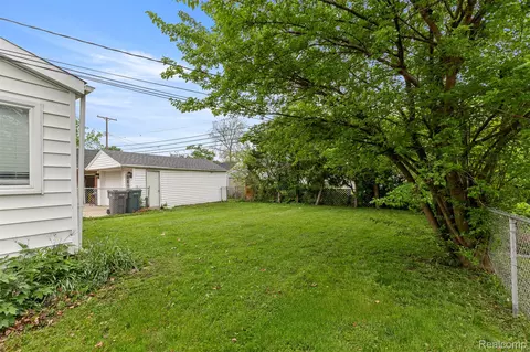 Exterior - 21311 Outer Dr, Dearborn, MI 48124 photo 11 of 14