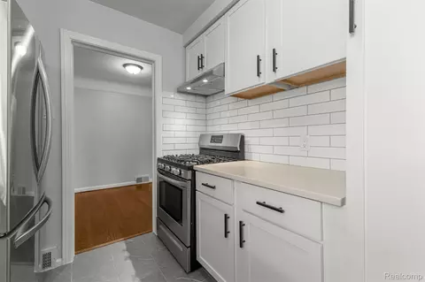 Kitchen - 21311 Outer Dr, Dearborn, MI 48124 photo 3 of 4