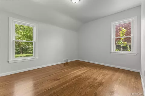 Bedroom - 21311 Outer Dr, Dearborn, MI 48124 photo 3 of 5