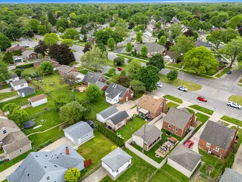 View/Area - 21311 Outer Dr, Dearborn, MI 48124 photo 8 of 12