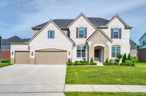2165 Memorial Ln, Rochester Hills, MI 48307