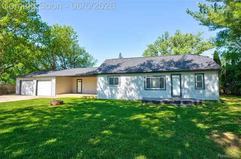 8053 Leadley Ave, Mount Morris, MI 48458