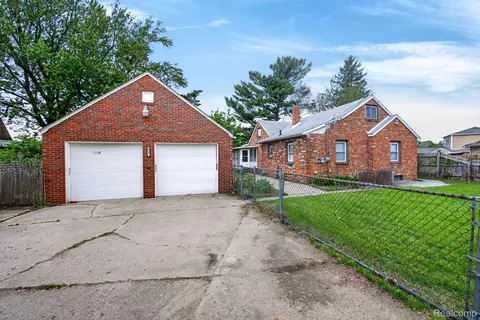 4047 Mitchell Dr, Flint, MI 48506