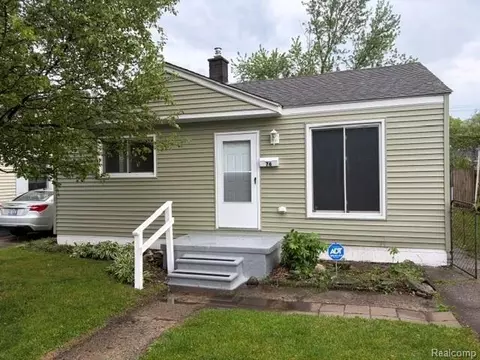 76 E Kalama Ave, Madison Heights, MI 48071