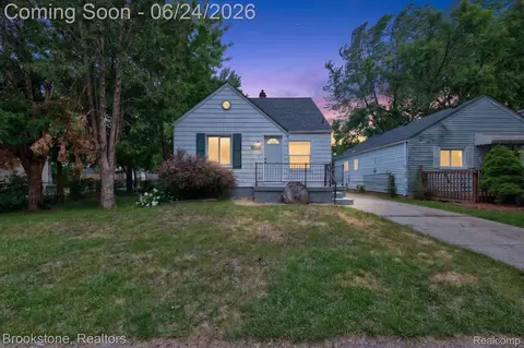 7203 Orchard Ave, Warren, MI 48091