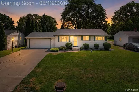 4141 Bristolwood Dr, Flint, MI 48507