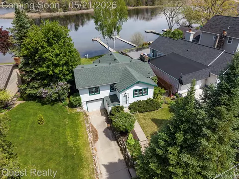 4806 Harding Ave, Independence, MI 48346