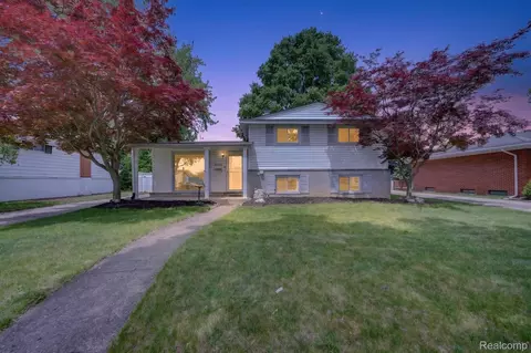 37168 Vincent St, Westland, MI 48186
