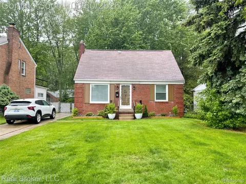 603 Vernier Rd, Grosse Pointe Woods, MI 48236