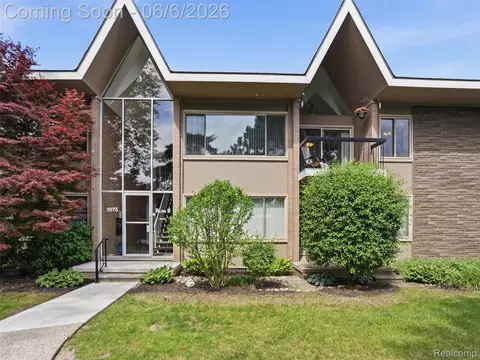 1975 Klingensmith Rd #26, Bloomfield Hills, MI 48302