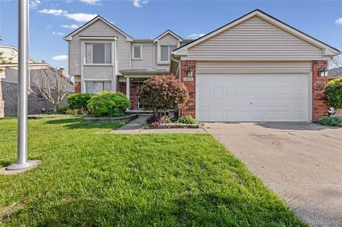 4959 Kingswood Dr, Warren, MI 48092
