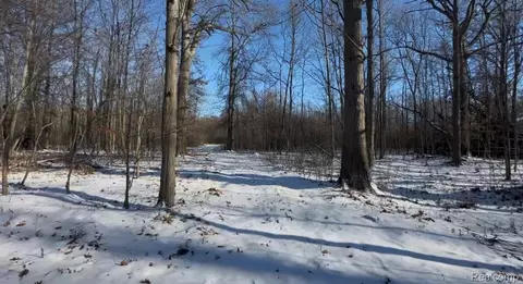 7021 Palms Road Rd, Ira, MI 48023